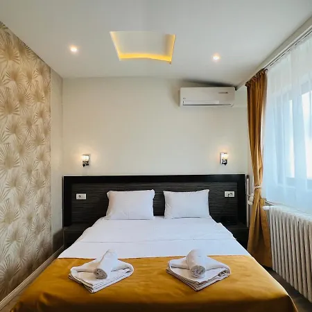 Hotel Side One Design Garni 3*