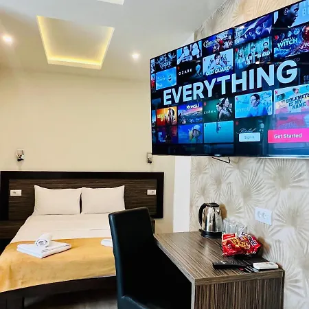 Hotel Side One Design Garni 3*