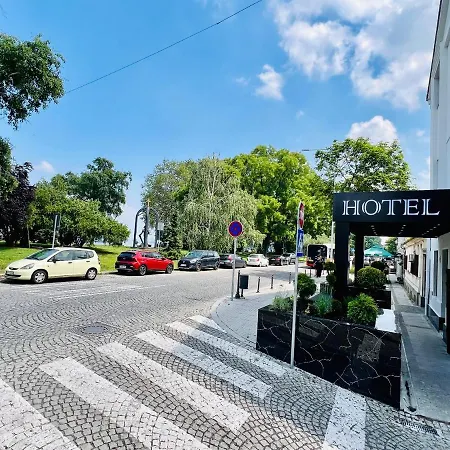 Side One Design Garni 3* Belgrado