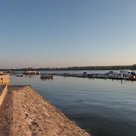 Side One Design Garni Hotel