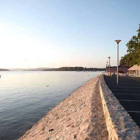 Side One Design Garni