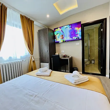 Side One Design Garni Hotel