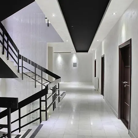 Side One Design Garni