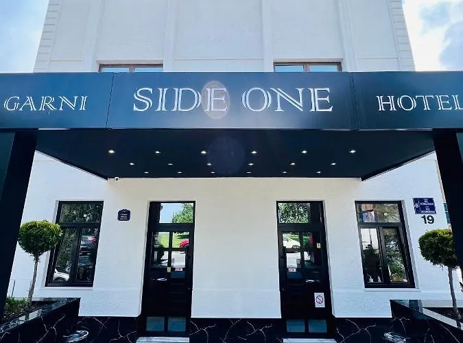 Side One Design Garni Hotel 3*