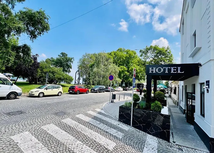 Side One Design Garni 3* Belgrade